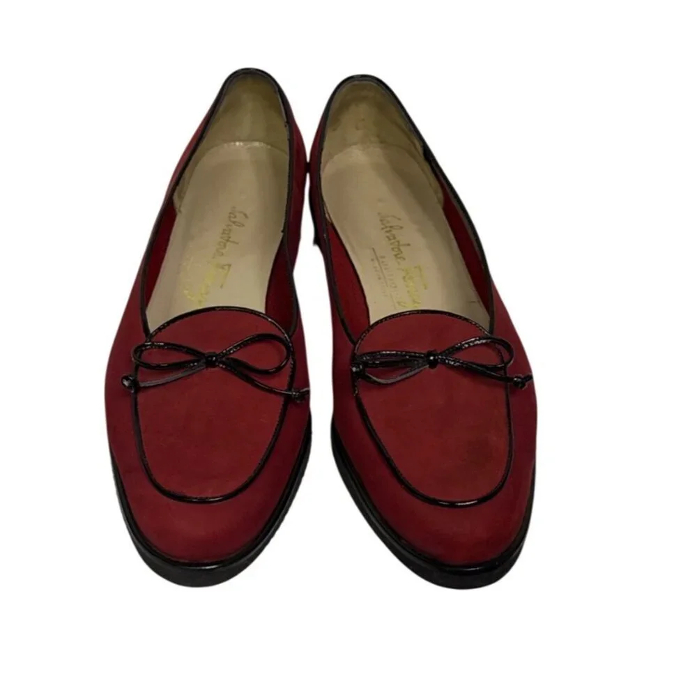 Salvatore Ferragamo Vintage Women's Loafers Red Suede Bow Detail Size 6 Designer